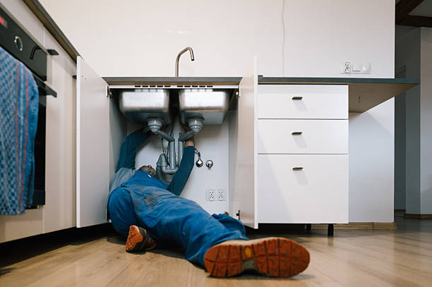 Professional Leak Detection technician working in North Pembroke, MA